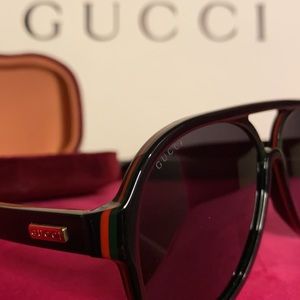 GUCCI ICONIC Red Green Stripe Black Sunglasses